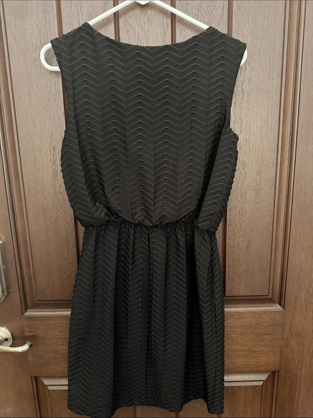 Enfocus Studio Black Sleeveless Chevron-Texture Midi Dress - Picture 4 of 4
